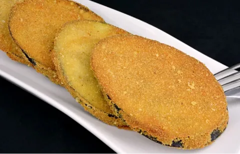 Milanesas de berenjena con un empanado sin gluten: ricas y saludables Milanesas de berenjena: un clásico.