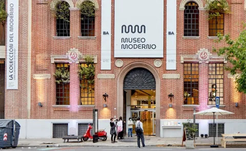 El Museo Moderno abre gratis para enfrentar la ola de calor El Museo Moderno abre gratis contra la ola de calor.