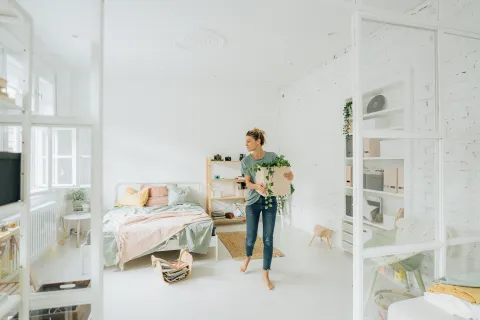 Feng shui: lo que no conviene tener en casa porque atrae conflictos Los objetos cargan con energía y, según el feng shui, por su ubicación y su estado general posibilitan o obstaculizan la fluidez en tu vida.