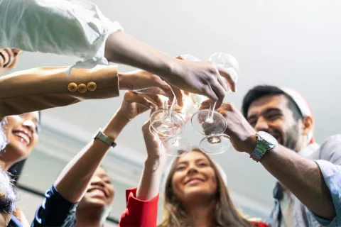 5 hábitos claves que tienen las personas millonarias, según Harvard Los cinco hábitos que tienen las personas millonarias.