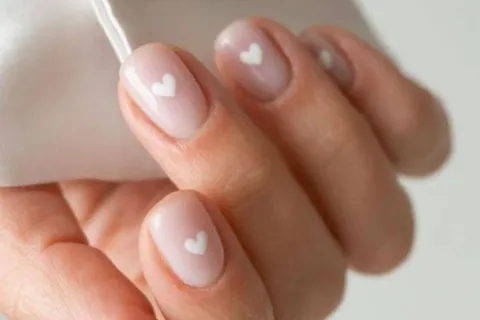 Nail Art: 3 diseños de manicura con corazones que son tendencia Nail Art: 3 diseños de manicura con corazones que son tendencia.