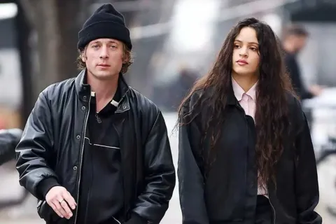 La cantante y el actor fueron fotografiados nuevamente en las calles de Nueva York