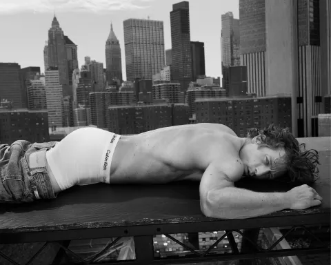 Jeremy Allen White elevó la temperatura de las redes con sus fotos para una campaña de ropa interior s24_jaw_pr_nologo_1080x1350_1.jpg