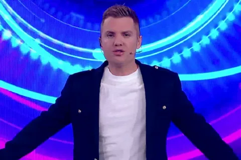 Santiago Del Moro ingresó a la casa de Gran Hermano en vivo con grandes anuncios Santiago del Moro visitó la casa de Gran Hermano.