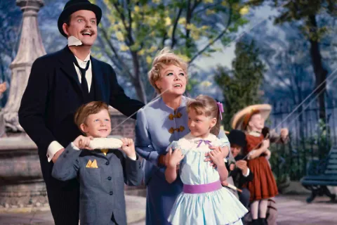 Falleció Glynis Johns, la actriz que interpretó a la madre de los niños en Mary Poppins Fallecíó a los 100 años de edad la mítica actriz Glynis Johns, recordada por interpretar a la madre de los niños en Mary Poppins.