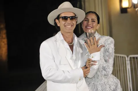 Así fue el lujoso casamiento de Cande Tinelli y Coti Sorokin Cande Tinelli y Coti Sorokin en el día de su boda.