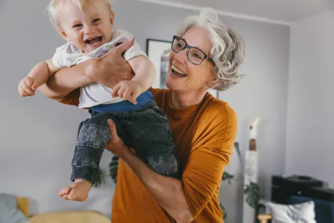 Síndrome de la abuela esclava: qué es y síntomas para detectarlo Síndrome de la abuela esclava: ¿cómo poner límites en la familia?