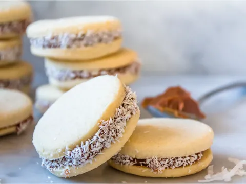 Semana del Alfajor: Alfajores de maicena sin TACC, una receta fácil y saludable Alfajores de maicena sin TAAC.