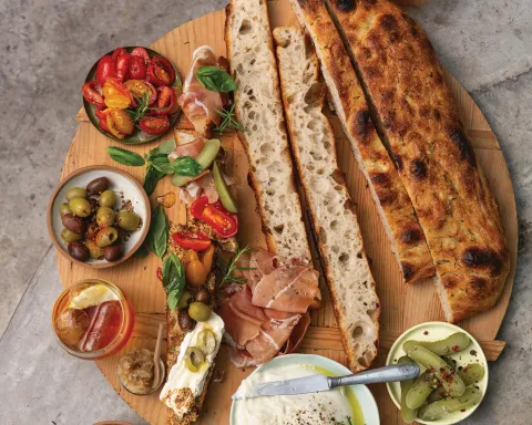 Focaccia: una receta de Germán Torres con un secreto bien italiano Focaccia, el pan italiano que nos enseña a hacer Germán Torres.