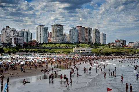 El clima durante el fin de semana largo de Carnaval: cómo estará el tiempo en la Costa Atlántica Cómo va a estar el clima en la Costa Atlántica durante el fin de semana de Carnaval 2024.
