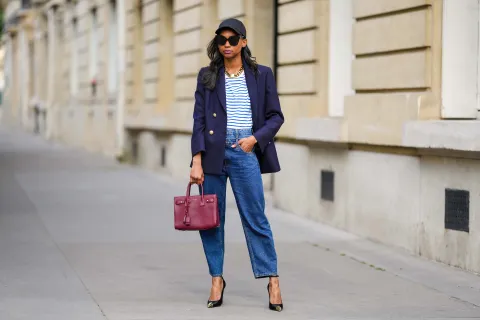 Qué es la double waist pant, la tendencia que se impone para el próximo otoño Double waist pant en la city.
