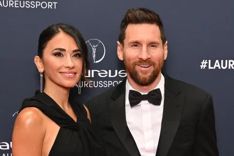 Se agranda la familia de Lionel Messi y Antonela Roccuzzo: el anuncio de embarazo que emocionó a todos Lionel Messi y Antonela Roccuzzo en los Laureus World Sport Awards.