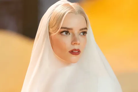 Anya Taylor-Joy develó su personaje en Dune al lucir un futurista look en la red carpet del estreno Anya Taylor Joy llegó a la avant premiere de Dune 2 con un look que generó muchísimo debate.