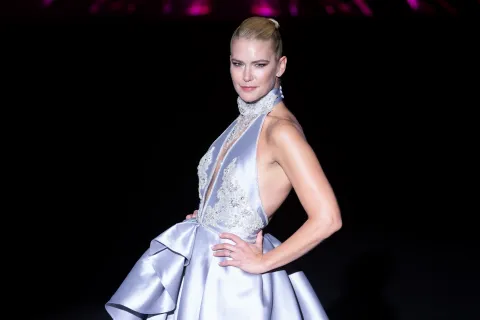 El increíble regreso de Valeria Mazza a las pasarelas Valeria Mazza en la Madrid Fashion Week, el viernes 16 de febrero de 2024.
