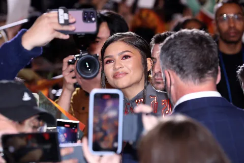 Zendaya volvió a deslumbrar con un look vintage de Givenchy en otra premiere de Duna Zendaya en la premiere de Duna: Parte 2, en Seúl el 22 de febrero.
