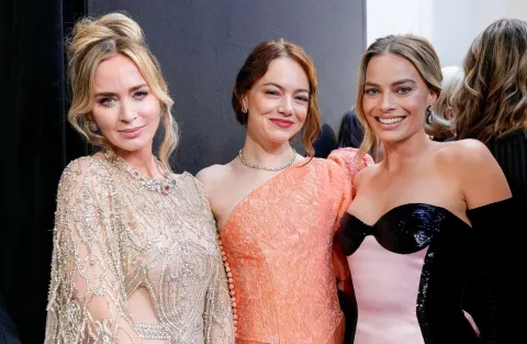 Premios BAFTA 2024: los mejores looks de la alfombra roja Emily Blunt, Emma Stone y Margot Robbie en la alfombra roja de los Premios BAFTA 2024.