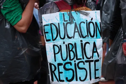 Paro docente: qué provincias empezaron las clases este lunes y dónde hay conflicto Jornada de paro y protesta a marcha a Plaza Pizzurno en reclamo por el desfinanciamiento educativo del gobierno de Javier Milei.