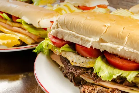 Este clásico sándwich argentino fue elegido entre los 10 mejores del mundo por Taste Atlas Un sándiwch argentino fue elegido entre los 10 mejores del mundo.