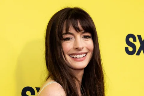 Anne Hathaway contó que tuvo un aborto espontáneo antes de ser madre Anne Hathaway contó que tuvo un aborto espontáneo antes de quedar embarazada.