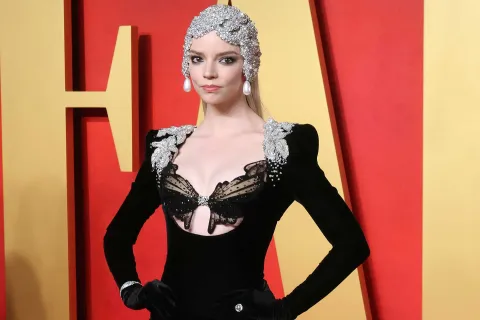 Los mejores looks en la after party de los Oscar Anya Taylor-Joy impactó con un look vanguardista en la red carpet