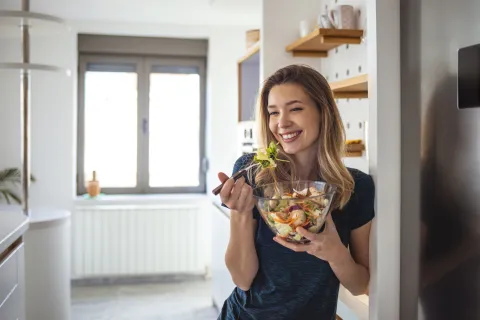 Día del Cerebro: cuál es el mejor alimento para cuidar la salud del cerebro, según Harvard Se trata de un alimento que se suele usar en ensaladas pero que esconde múltiples recetas innovadoras