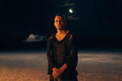 WOS lanzó DESCARTABLE, su tercer disco de estudio Descartable es el tercer disco de estudio de Wos.