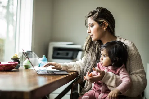 Día Internacional de la Mujer: ¿cuánto nos falta para equiparar la brecha salarial? Trabajo precario: por qué afecta tanto a las mujeres.