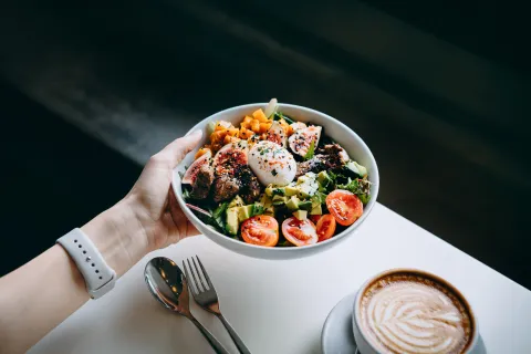 Estas son las ensaladas más originales, según la inteligencia artificial Las 5 ensaladas más destacadas por la inteligencia artificial.