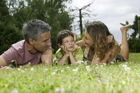 3 herramientas para acompañar las emociones de los chicos ante la crisis económica Cómo hablar con nuestros hijos de la crisis para ayudarlo a transitar preocupaciones.