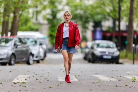 El rojo es el color de la temporada y estas son 6 formas para combinarlo en tus looks Red, el color estrella en la city.