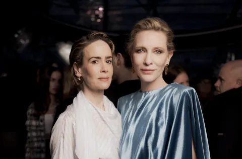 Los mejores looks en el desfile de Louis Vuitton en la Semana de la Moda en París Sarah Paulson y Cate Blanchett en el desfile de Louis Vuitton en la Semana de la Moda en París.
