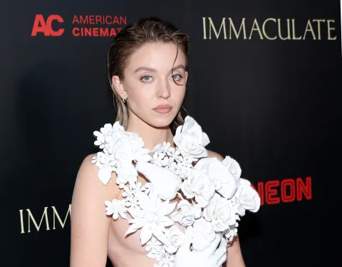 Sydney Sweeney es la reina de la moda: 5 atrevidos looks que lo demuestran Sydney Sweeney durante el estreno de la película, Immaculate.