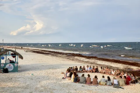 21 de diciembre: por qué se celebra el primer Día Mundial de la Meditación Meditar en la costa