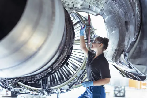 Ingenieras argentinas: cada vez son más las mujeres que eligen esta carrera Mujeres ingenieras: cada vez son más.