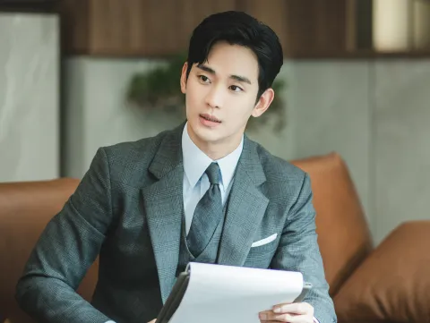 Kim Soo-hyun es uno de los protagonistas de Queen of Tears.