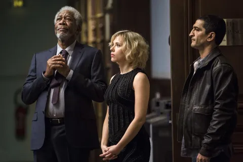 Netflix: última oportunidad de ver esta icónica película de Scarlett Johansson y Morgan Freeman Scarlett Johansson y Morgan Freeman trabajaron juntos en una película en 2014.