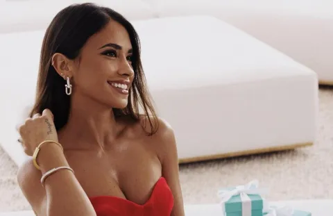 Antonela Roccuzzo vuelve a imponer tendencia con la prenda furor de 2024 Antonela Roccuzzo en su cuenta de Instagram.