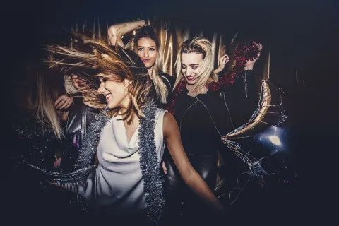 Salir a bailar en Buenos Aires: estos son los mejores lugares y fiestas para ir a romper las pistas Los mejores lugares para salir a bailar en Buenos Aires