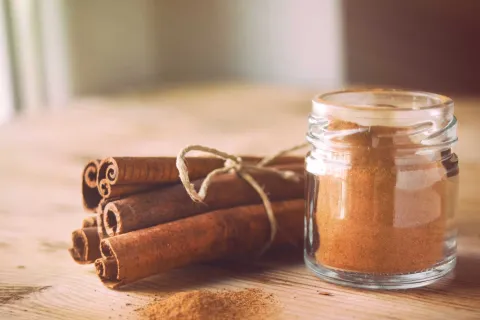 Esta es la especia que te permite regular el azúcar en la sangre si la consumís en tés e infusiones Es una especia económica y fácil de conseguir. Está recomendada para las personas con diabetes.