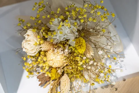 Cómo hacer flores secas para decorar: los secretos para que te queden increíbles Cómo hacer flores secas para decorar: el paso a paso para que no falles en el proceso.