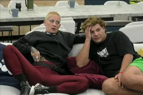 Gran Hermano: quién fue el nuevo eliminado en la polémica y sorpresiva gala del lunes 1 de abril Se enfrentaron Virginia contra Furia y Emma.