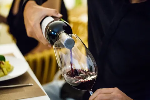 Día del Malbec: 14 etiquetas de vinos argentinos que nos encantan 10 etiquetas de vino Malbec que deberías probar.
