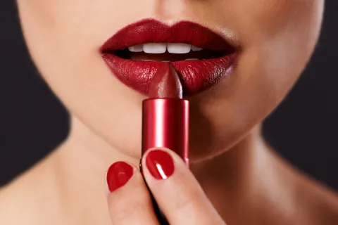 Statement Lips: la tendencia en make-up en la que los labios vuelven a ser los protagonistas Statement Lips, los labios vuelven a ser protagonistas.