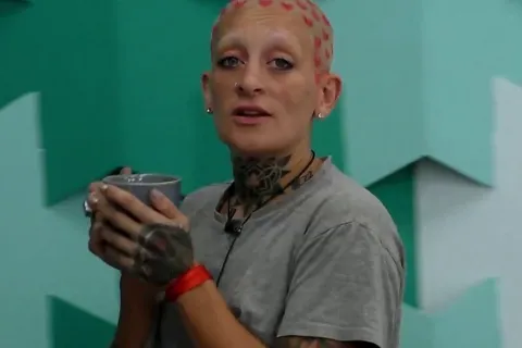 Leucemia nivel 1: Furia de Gran Hermano le confirmó a sus compañeros la enfermedad que tiene Furia de Gran Hermano le confirmó a sus compañeros la enfermedad que padece.