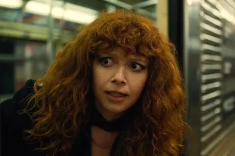 Netflix: según los especialistas, estas son las 10 mejores series de la historia de la plataforma Natasha Lyonne es la protagonista de Russian Doll.