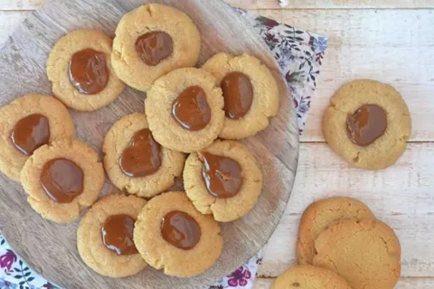 Cómo preparar pepas de naranja con dulce de leche Pepas: versión dulce de leche.