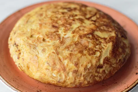 Este clásico restaurante español es el lugar con la mejor tortilla de papa de todo Buenos Aires La tortilla de papa es una de las preparaciones más clásicas de la gastronomía española.