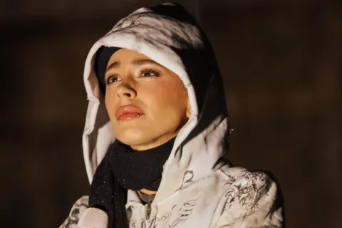 Las nuevas fechas de los shows reprogramados de Tini Stoessel tras la amargura de tener que cancelarlos Tini Stoessel volvió a suspender su show en Club Hurlingham por malas condiciones climáticas.