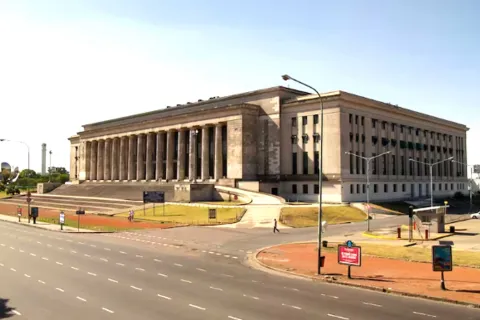 Dos universidades argentinas figuran en el top 50 de las mejores del mundo 16 universidades argentinas están en el ranking de educación superior
