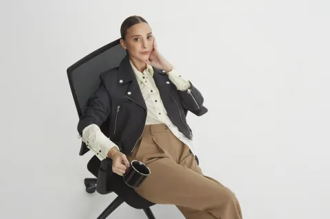 Bernarda Cella, una de las mentes creativas detrás del éxito de Olga “Mi estilo no lo pienso tanto, me sale como natural. Me decían ‘la Chica Saquito’, en mi primer laburo. Yo me siento relajada”.